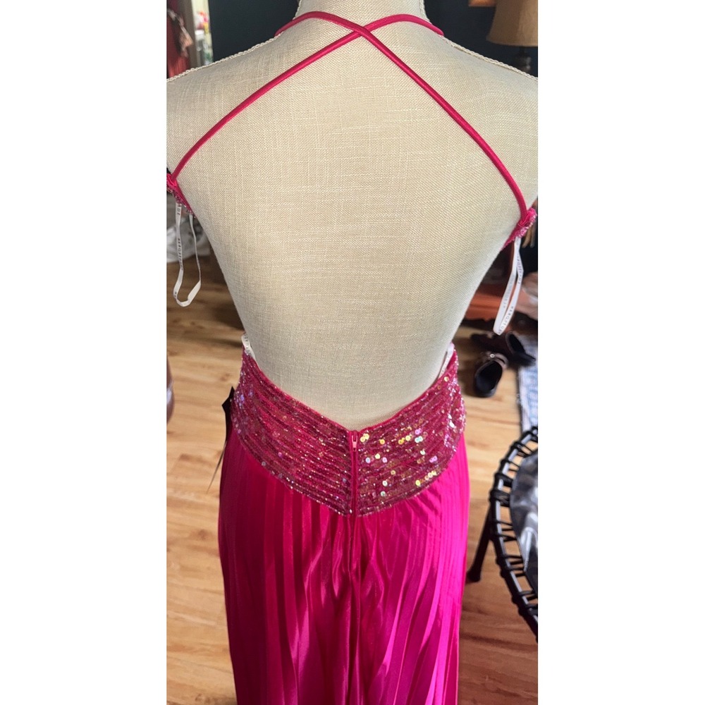 Masquerade Hot Pink Pleated Sequin Open Back Halter Formal Gown Dress 7/8 Prom